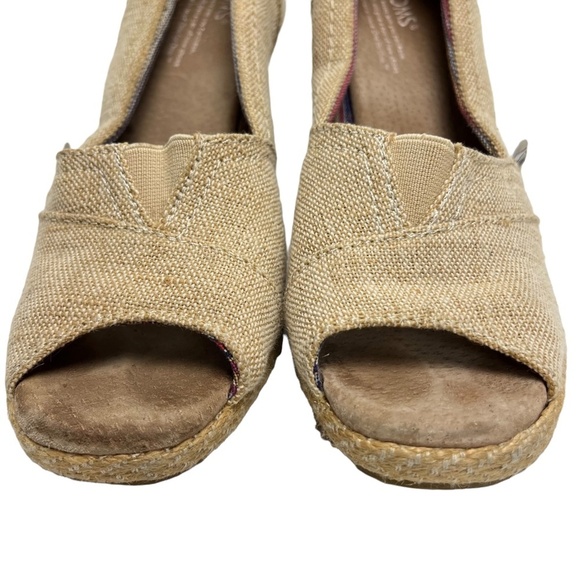 TOMS Wedges Peep Toe Cork Canvas Burlap Espadrilles High Heels Shoes Beige sz 6 - Picture 2 of 16
